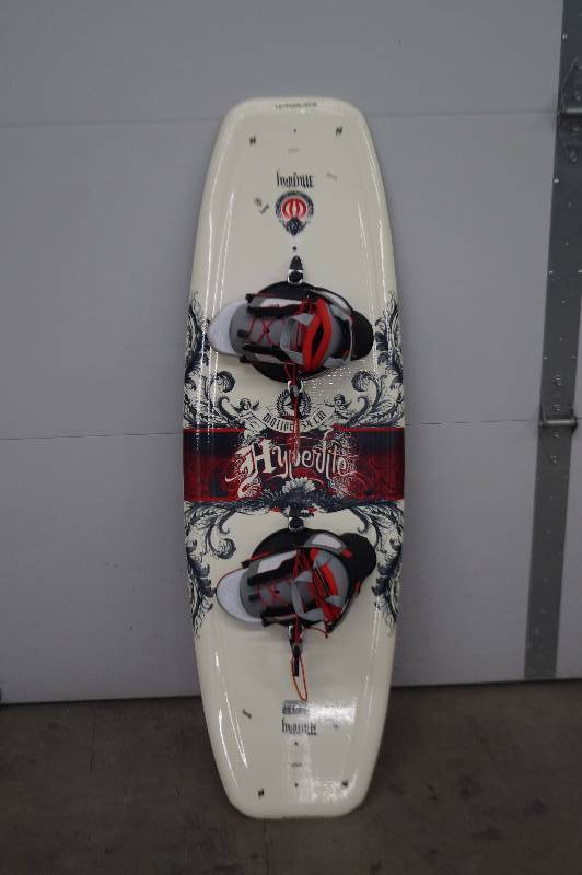 lot 43 image: Wakeboard