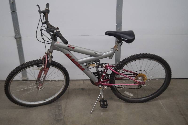 lot 54 image: Bicycle