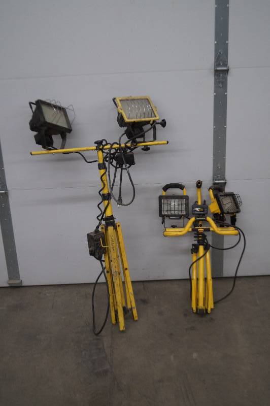 lot 55 image: Work Lights