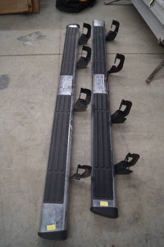 lot 61 image: Running Boards