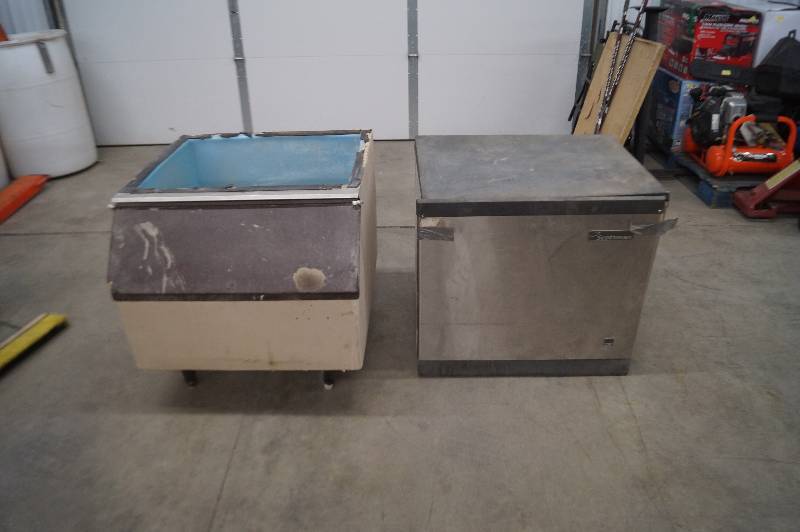 lot 69 image: Ice Maker