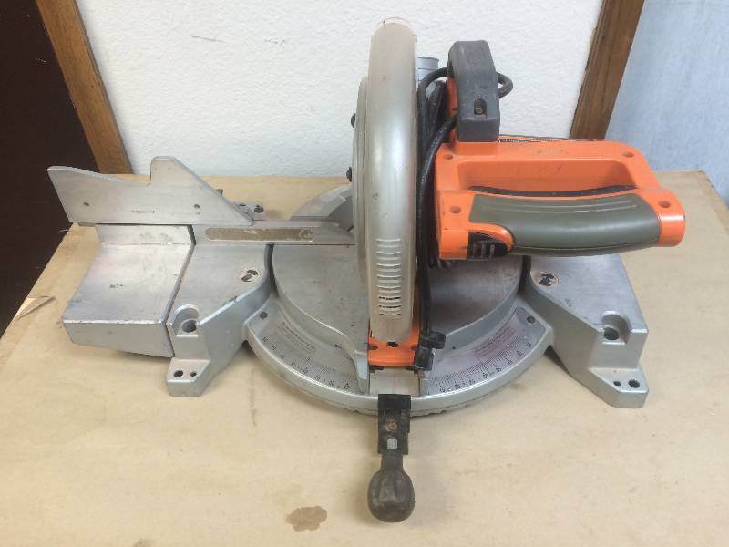 lot 8 image: Ridgid Miter Saw