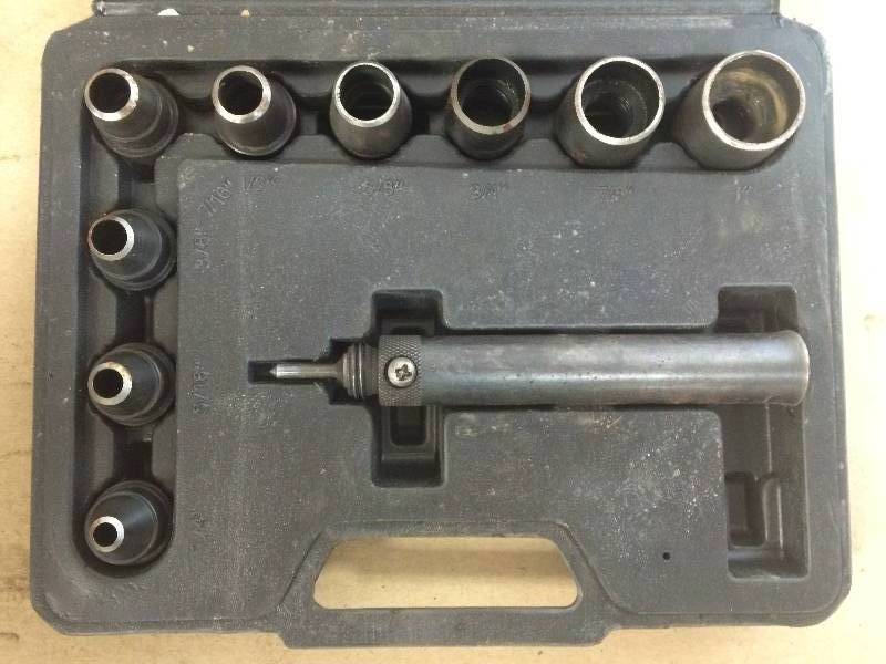 lot 21 image: Hole Punch Kit