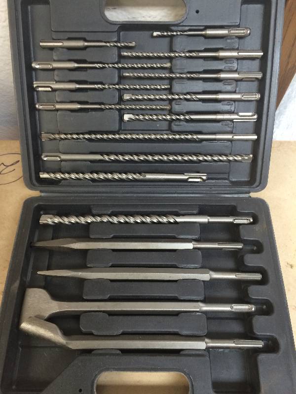lot 27 image: Hammer Drill Bit Set