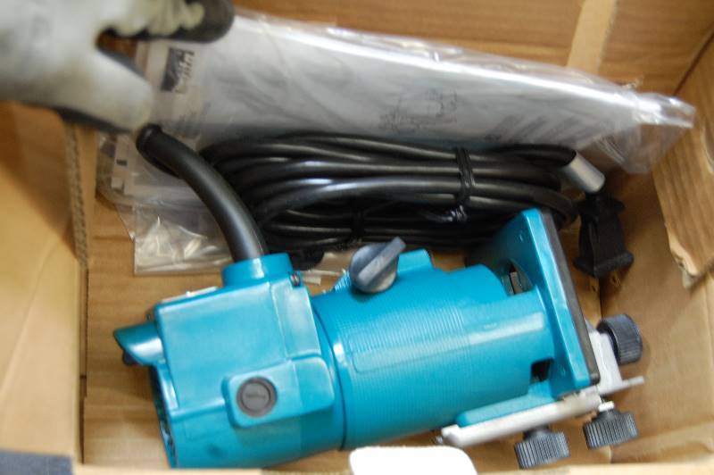 lot 10 image: Makita Laminate Trimmer