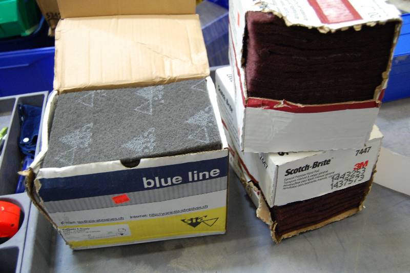 lot 12 image: 6 x 9 Abrasive Hand Pads