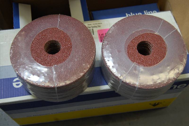 lot 13 image: 4-12 x 78 36 Grit Aluminum Oxide Fiber Sanding Disc