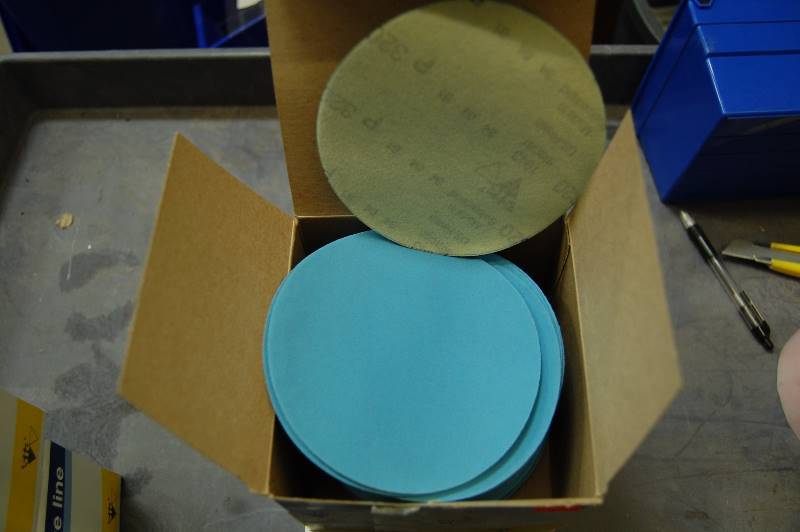 lot 15 image: 5 Hook & Loop Sanding Pads-320 Grit