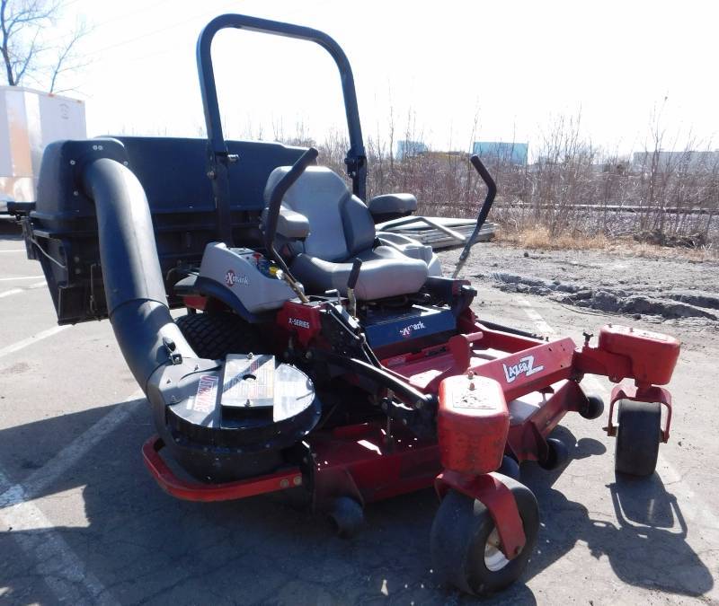 2012 Commercial eXmark Lazer Z 60 Mower with Power Bagger