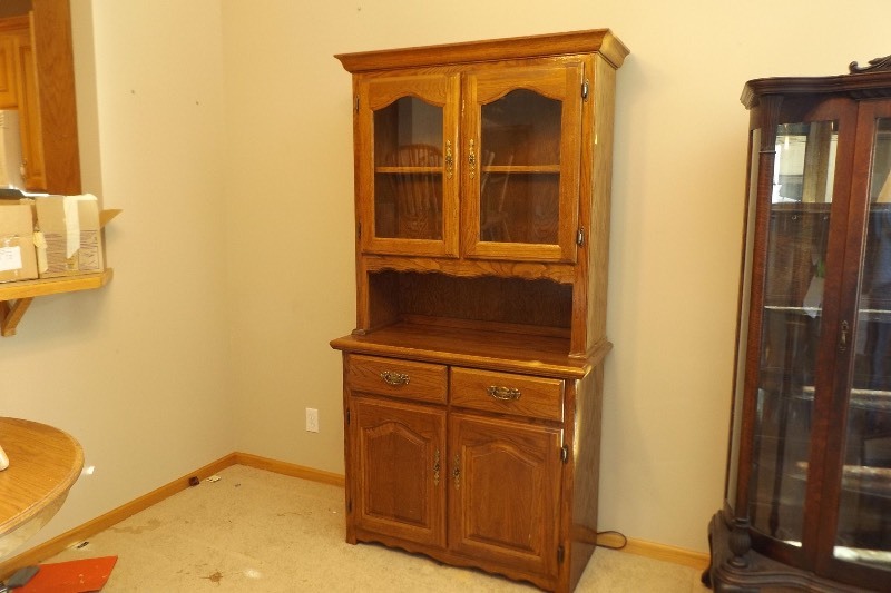 lot 30 image: Modern Lighted 1 Piece Oak Hutch
