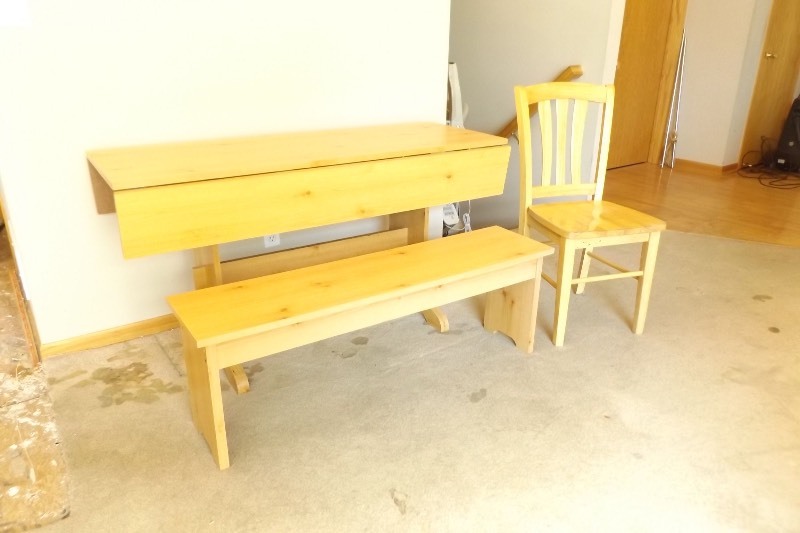 lot 41 image: Drop Leaf Table, Bench, and Chair