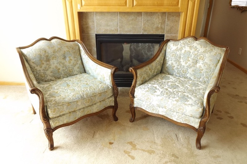 lot 50 image: 2 VERY NICE Antique Chairs