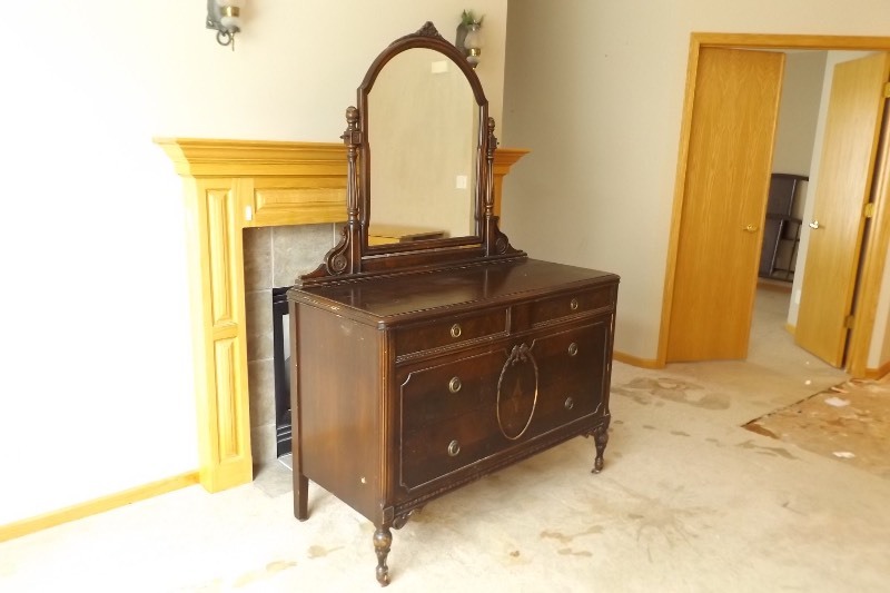 lot 62 image: Antique Mount Airy Furniture Wood Dresser