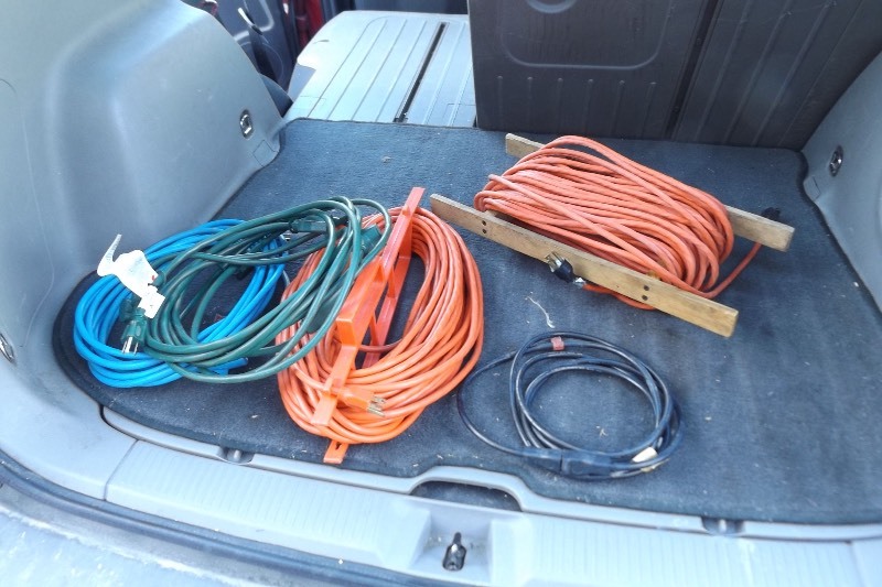 lot 82 image: Lot of 5 Extension Cords
