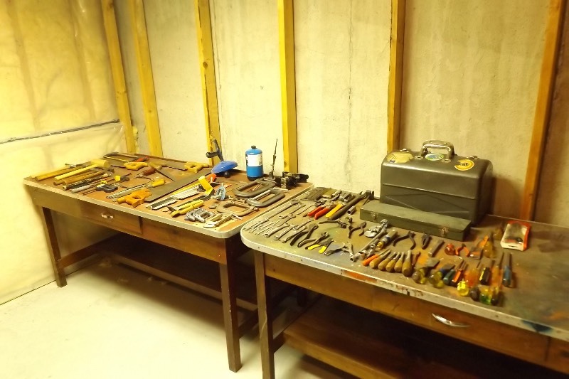 lot 86 image: Large Lot of Hand Tools, Tool Box, etc.