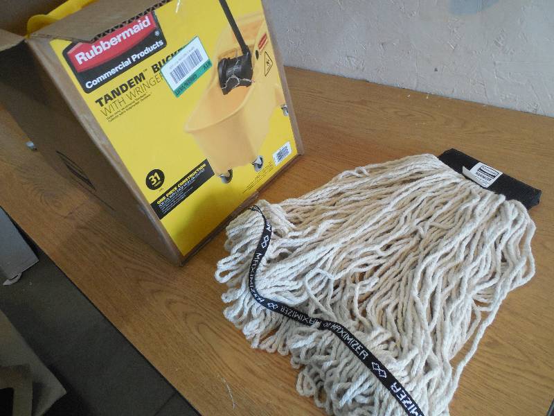 lot 53 image: Rubbermaid Commercial Products 31 qt. Tandem Mop Bucket