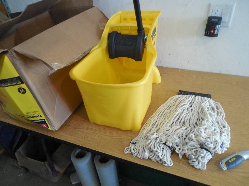 lot 54 image: Rubbermaid Commercial Products 31 qt. Tandem Mop Bucket