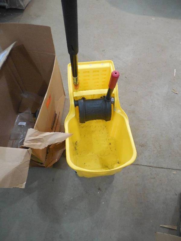 lot 94 image: Rubbermaid Commercial Products 31 qt. Tandem Mop Bucket