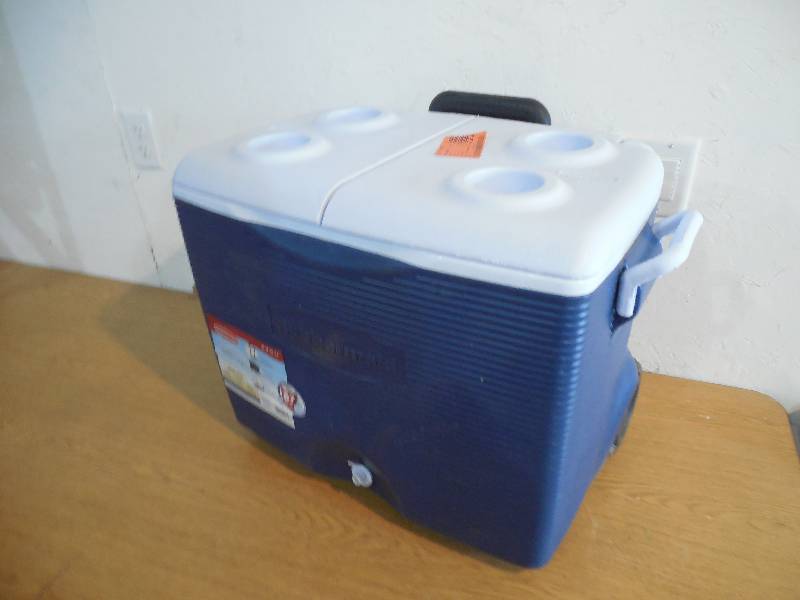 lot 96 image: Rubbermaid 45 Qt. Blue Wheeled Cooler