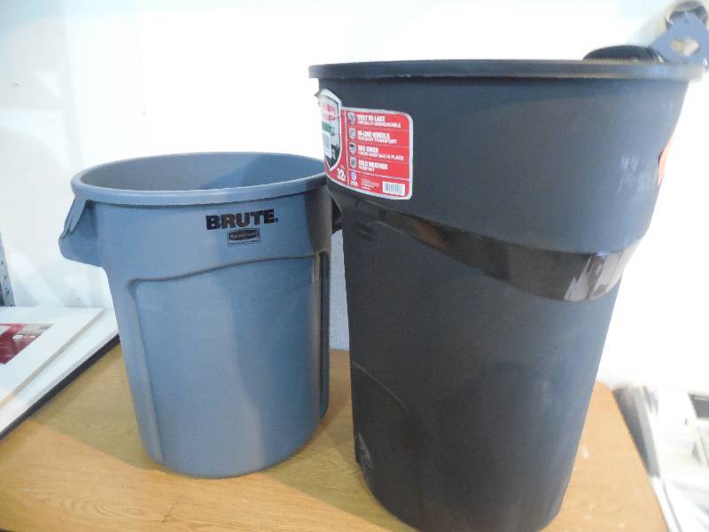 lot 146 image: (2) GARBAGE CANS
