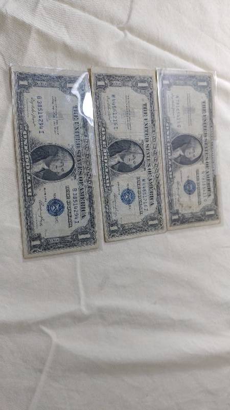 Lot of 3 - 1935E Dollar Silver Certificates