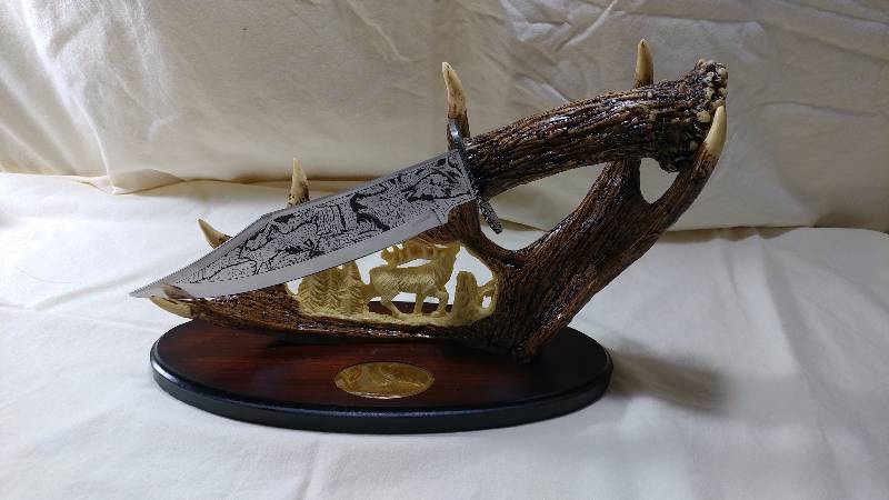 Antler Knife Display