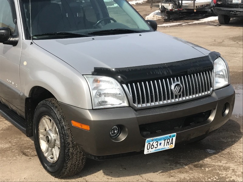 lot 2 image: 2002 Mercury Mountaineer AWD