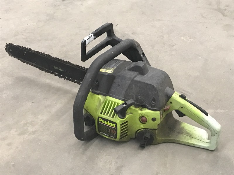 lot 14 image: Poulan 2150 Chainsaw, Has Compressi...