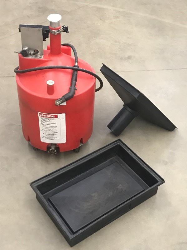 lot 21 image: Kleer-Flo Pneumatic 12-Gallon Brake...