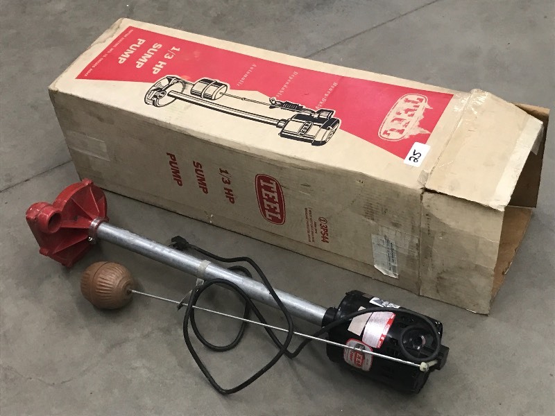 lot 25 image: Like New Teel 13HP Sump Pump ...