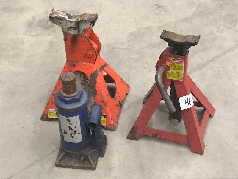 lot 40 image: (2) 3-Ton Jack Stands & (1) Bottle ...
