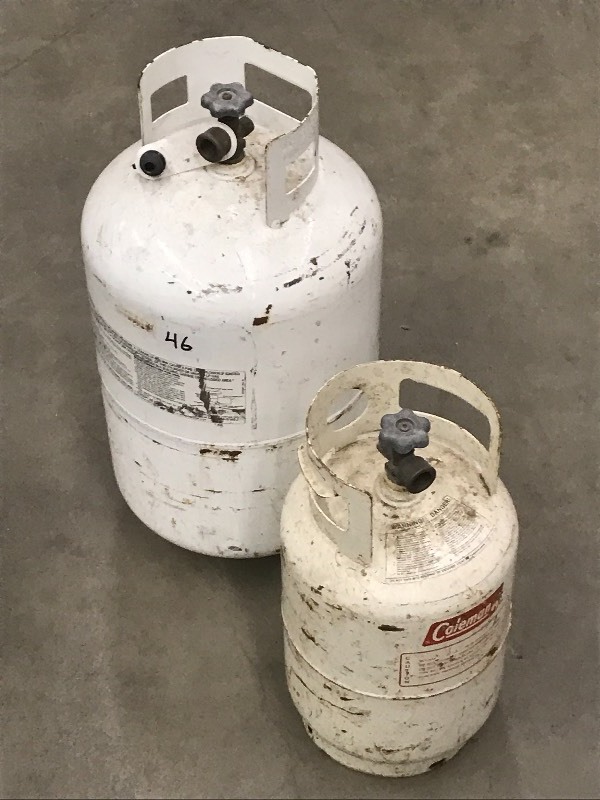 lot 46 image: (1) 10# & (1) 30# LP Tanks ...