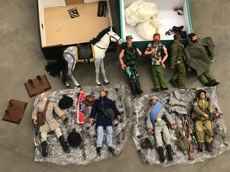 lot 56 image: Box Of (8) G.I. Joe  Army  Etc Fi...