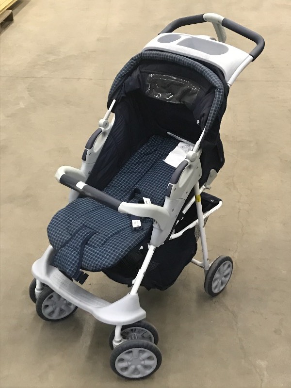 lot 59 image: EvenFlo Stroller With Sun Shade, Go...