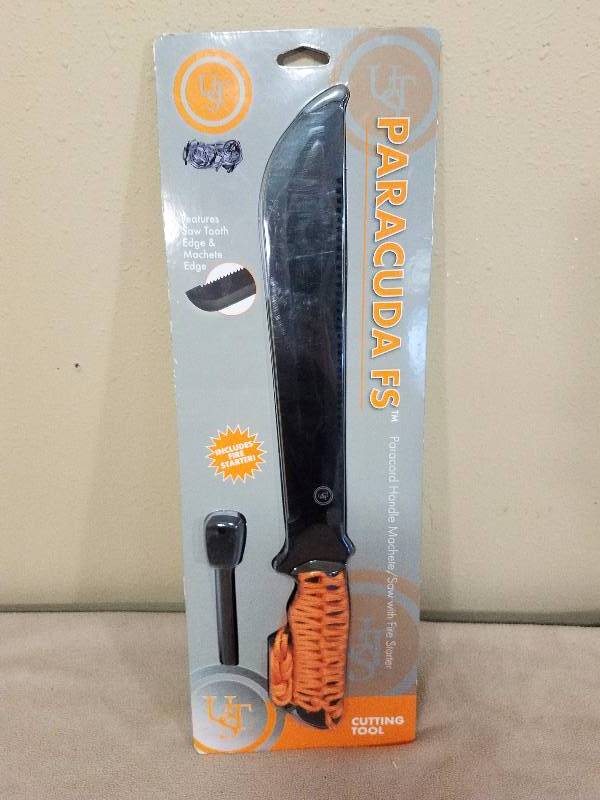 lot 9 image: NIB Paracuda Machete