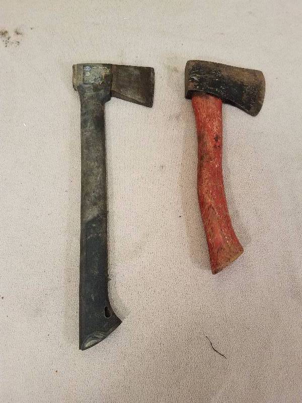 lot 23 image: 2 hatchets