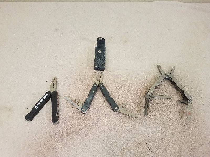 lot 30 image: Mixed Lot of Gerber Style Mutli Tools