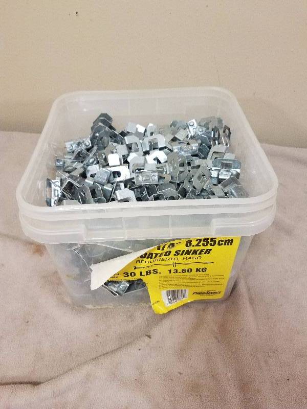 lot 79 image: Bucket of PSCL 12 Sheathing Clips
