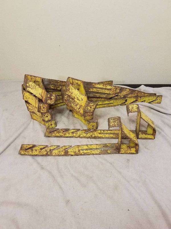 lot 98 image: 10 Roofing Brackets