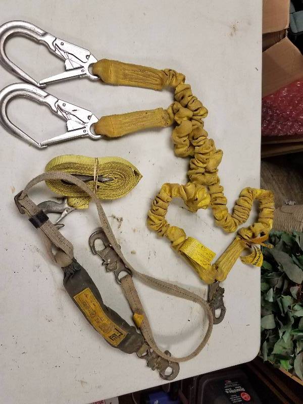 lot 103 image: Tow rope and Heavy Duty Harness and Clips
