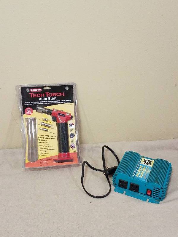 lot 108 image: 400 Watt Converter and Tech Torch Auto Start Torch