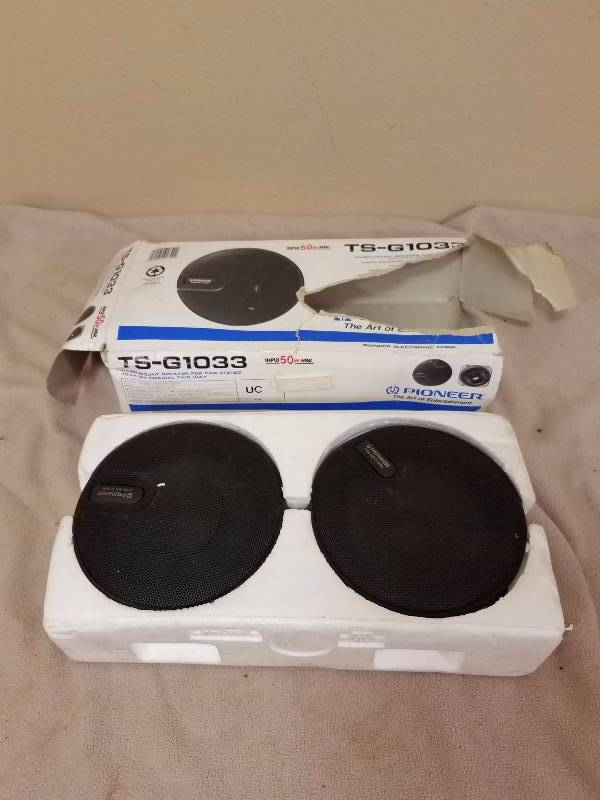 lot 148 image: Pioneer TS-G1033 Speakers
