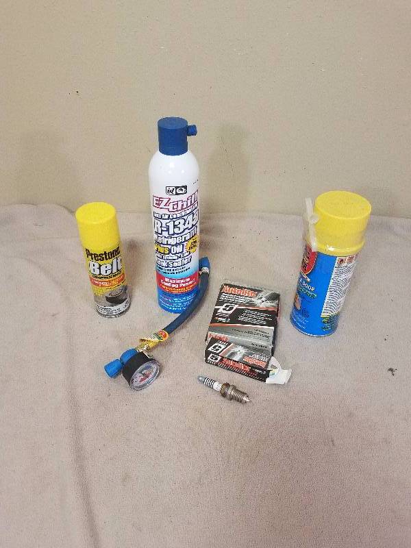 lot 165 image: Mixed Car Fluids Lot