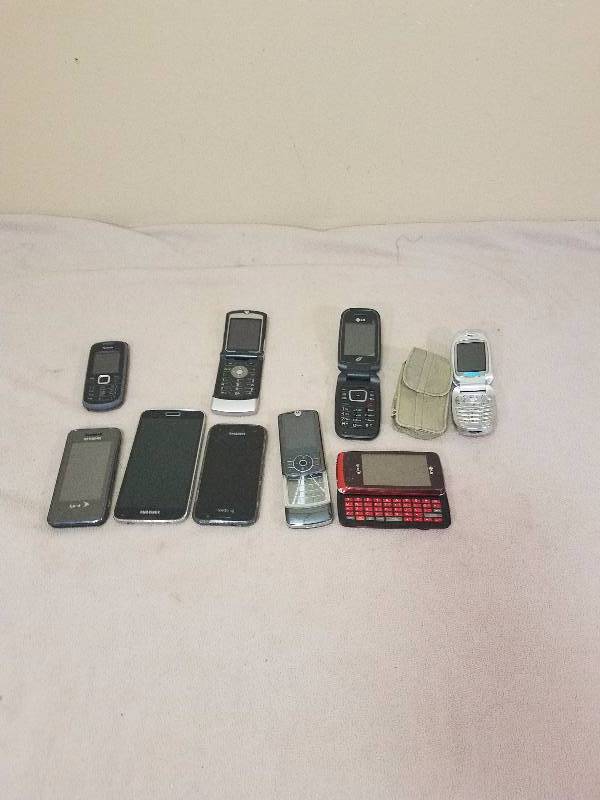 lot 175 image: Mixed Cell Phone Lot