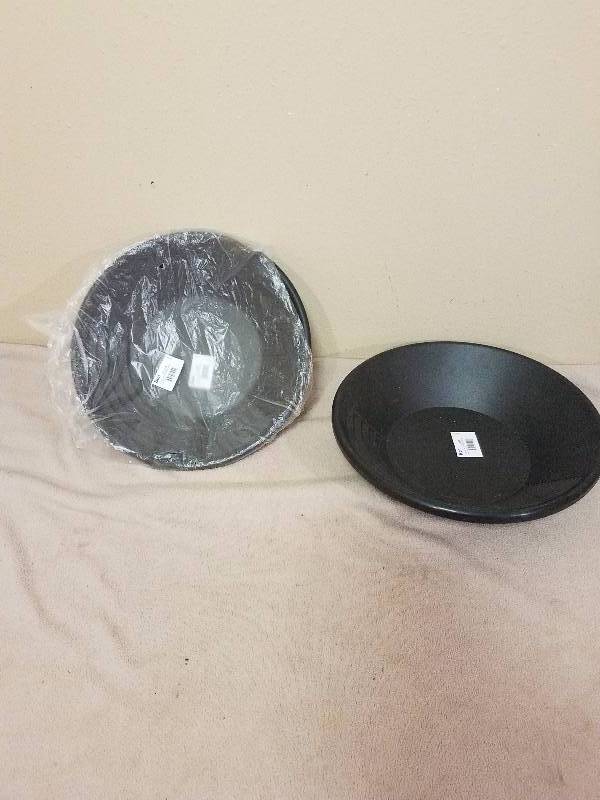 lot 181 image: Gold Pans