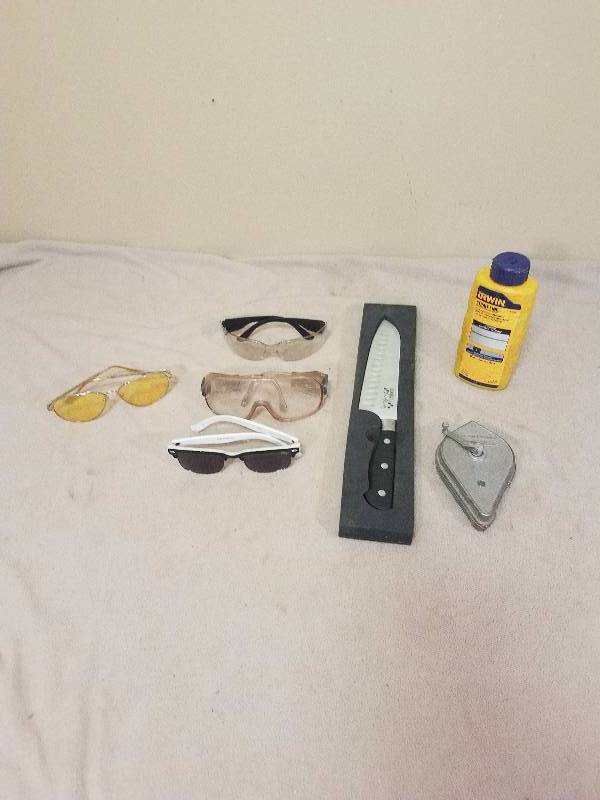 lot 182 image: Glasses and mixed lot