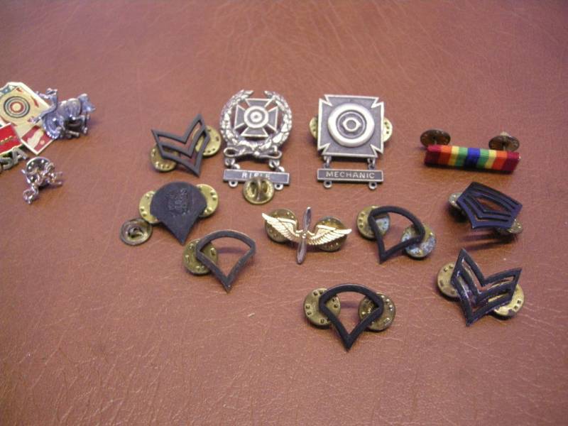 lot 43 image: Military Medals