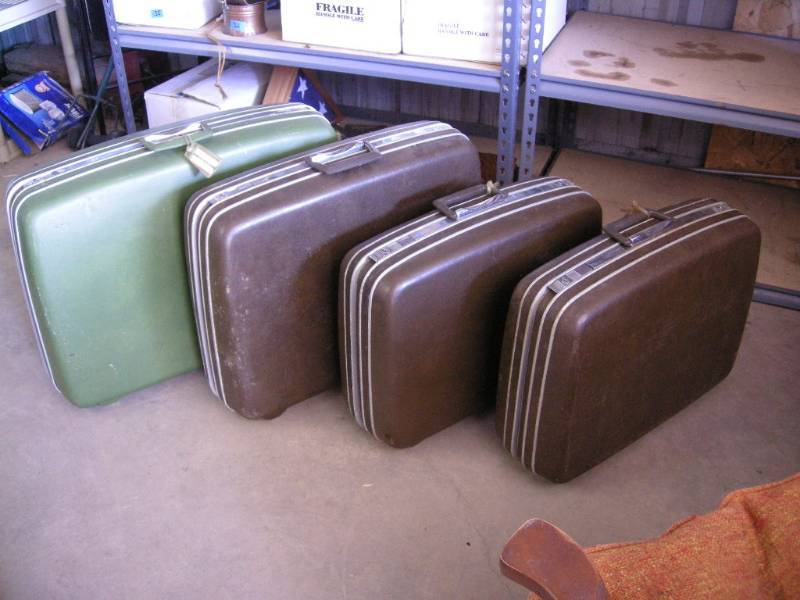 lot 29 image: Vintage Samsonite Luggage