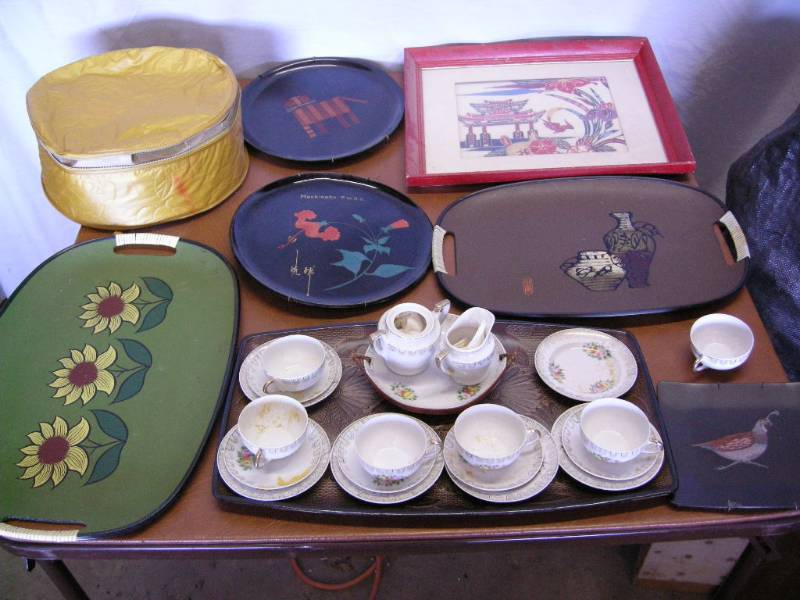 lot 22 image: Vintage Oriental Tea Set, Trays, Picture