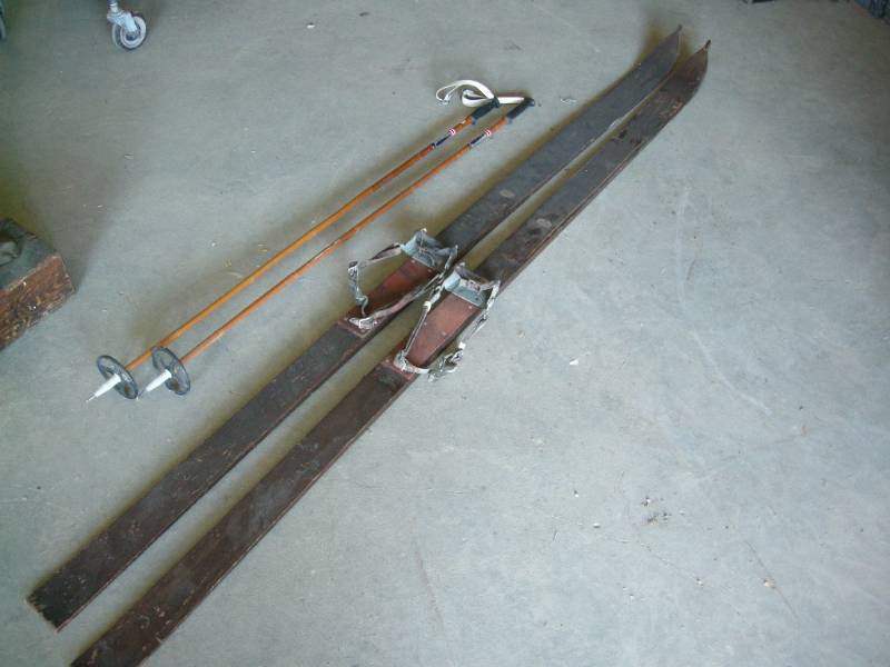 lot 6 image: Antique Northland Wooden Skis